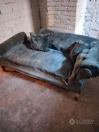 Divano in velluto blu