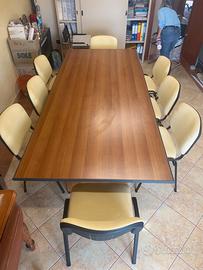Tavolo riunioni con 8 sedie in pelle gialle  nuovo