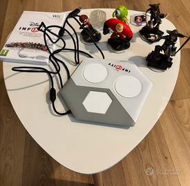 Disney Infinity con 5 personaggi e 2 power disks