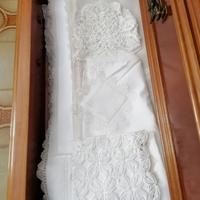 BIANCHERIA RICAMATA A MANO - ARTE TRADIZIONALE ITA