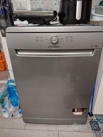 Lavastoviglie indesit