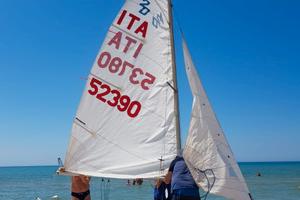 Barca a vela, 4 e 20 da competizione, tre vele