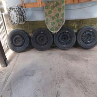 vengo 4 gomme quattro stagioni  Pirelli 