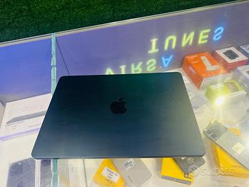 MacBook Air 13 2022 8GB RAM 1TB SSD M2