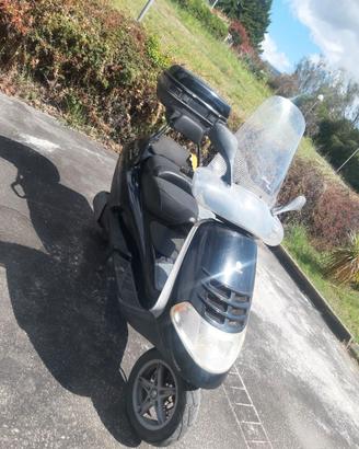 Piaggio "Super Hexagon" GTX 180
