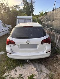 Opel astra sport tourer 2011