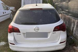 Opel astra sport tourer 2011