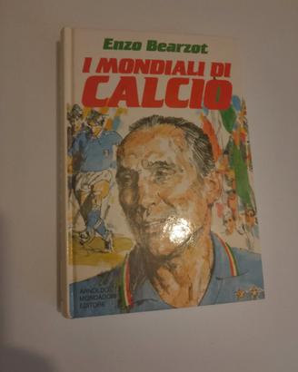 Libro i mondiali di calcio.