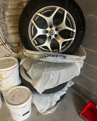 Cerchi e gomme Michelin  alfa stelvio 235/60/r18