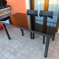 tavolo da esterno con sedie