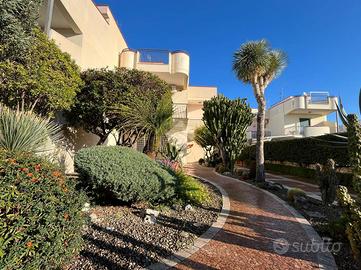 VILLA A SCHIERA A NOICATTARO