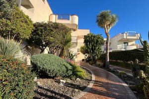 VILLA A SCHIERA A NOICATTARO