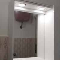 Specchio con pensile per bagno