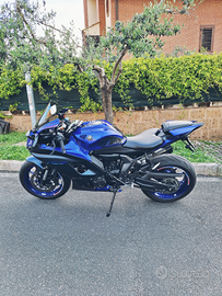 Yamaha r7