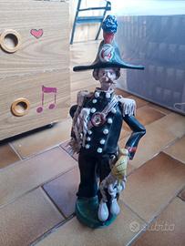 Statuetta raffigurante carabiniere