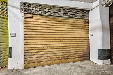 Ampio garage al piano terra a Vado Ligure (SV).