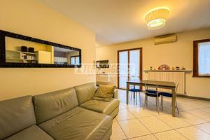 CASA INDIPENDENTE CON AMPIO GIARDINO IN ZONA CENTR