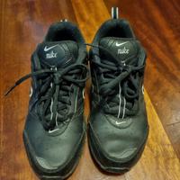 Scarpe Nike nere donna numero 39