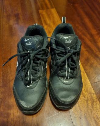 Scarpe Nike nere donna numero 39