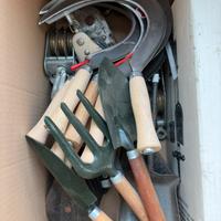 Attrezzi vari - svuoto ex ferramenta