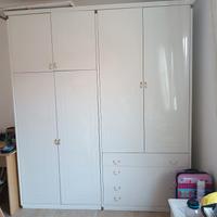 armadio bianco lucido cameretta