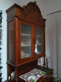 vetrina antica restaurata