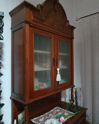 vetrina antica restaurata