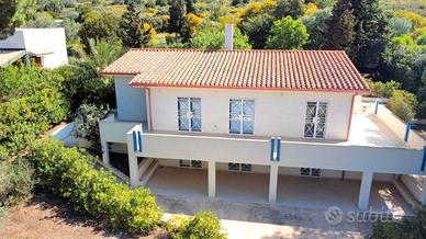 Villa singola con terreno in Spiaggia dei Francesi