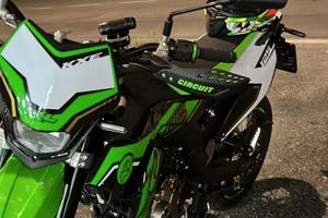 Moto KL KXE 125 Nera e Verde