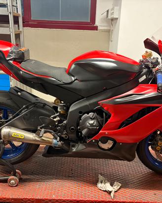 Yamaha R6 pronto pista