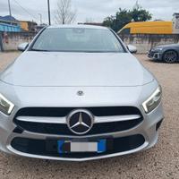 Mercedes-benz A 200 d Automatic Premium Sedan