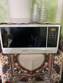 Forno a microonde Samsung  leggi sotto