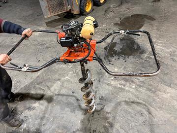 A261 - Trivella motore a scoppio Hitachi