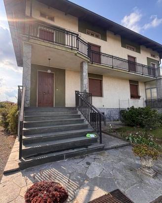 Villetta a schiera di 150 m² con 5 locali e box au