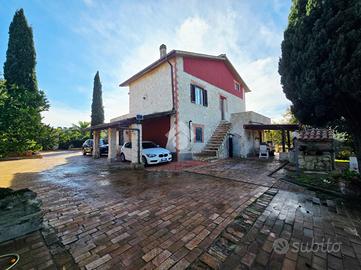 VILLA SINGOLA A CIVITELLA SAN PAOLO
