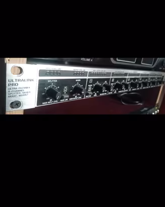 Behringer Ultralink Pro MX882