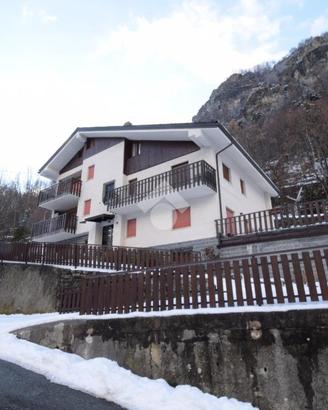 MANSARDA A ANTEY-SAINT-ANDRÉ