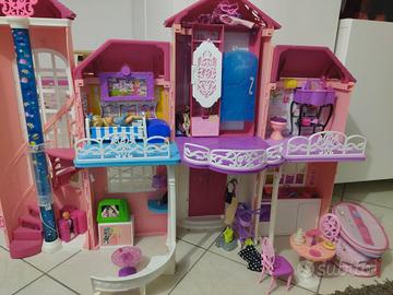 Casa di Barbie con accessori Barbie ecc