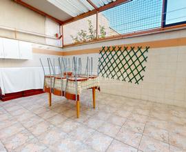 Casa con ingresso indipendente, cortile interno e