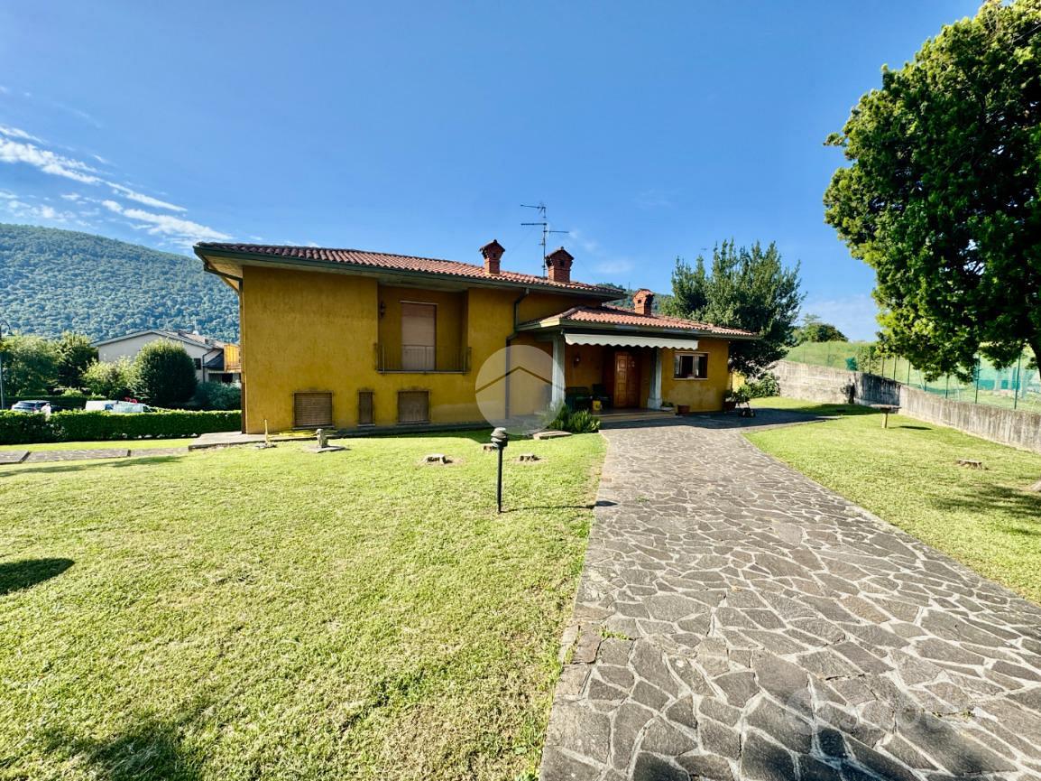 VILLA SINGOLA A PARATICO - Vista 2