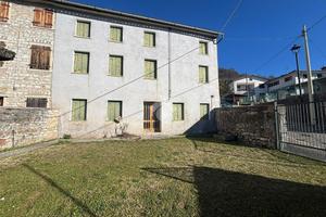 CASA SEMINDIPENDENTE A VALDOBBIADENE