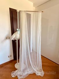 Cigogna decorativa e  porta zanzariera per culla
