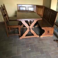 Tavolo con panca angolare