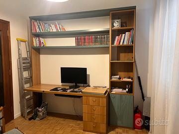 Scrivania con libreria ponte