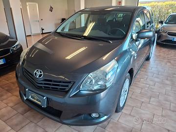 Toyota Verso 2.0d Active *7 POSTI