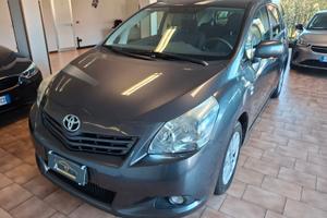 Toyota Verso 2.0d Active *7 POSTI