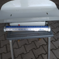 Vecchia bilancia vintage pesa neonato