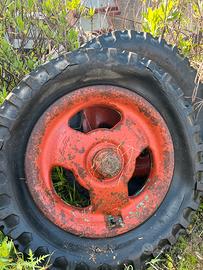 Ruote zavorrate per trattore virtage nuffield