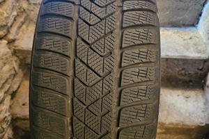 Pneumatici invernali 225/45/R19 96H Pirelli