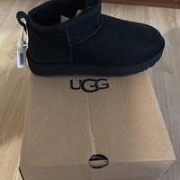 UGG STIVALETTI NERO BASSO DONNNA NUMERO 40